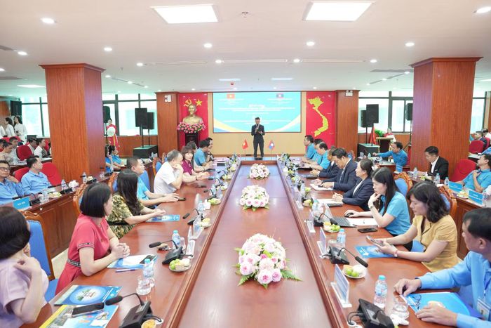 Quang cảnh bế giảng lớp học.