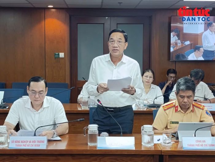 Ông Trần Quốc Khánh, Phó Giám đốc Sở Nội vụ TP Hồ Chí Minh, trả lời báo chí chiều 22/10.