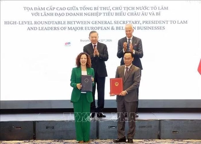 Tổng Bí thư, Chủ tịch nước Tô Lâm chứng kiến trao thoả thuận hợp tác. Ảnh: Thống Nhất/TTXVN