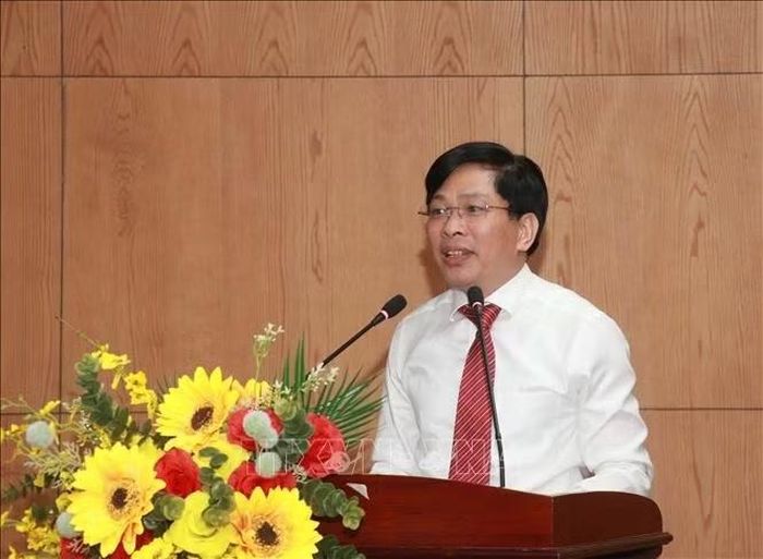 Phó Bí thư Thường trực Tỉnh ủy Cà Mau Đặng Văn Dũng phát biểu chỉ đạo tại Hội nghị.