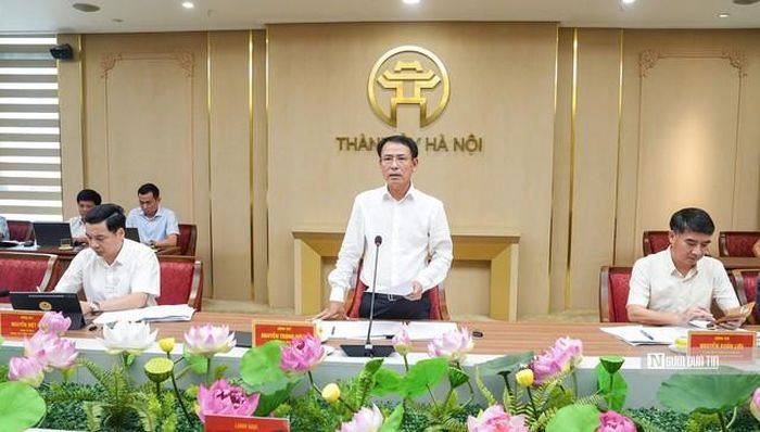 Phó Bí thư Thường trực Thành ủy Hà Nội Nguyễn Trọng Đông chủ trì buổi làm việc (Ảnh: Phạm Hùng).