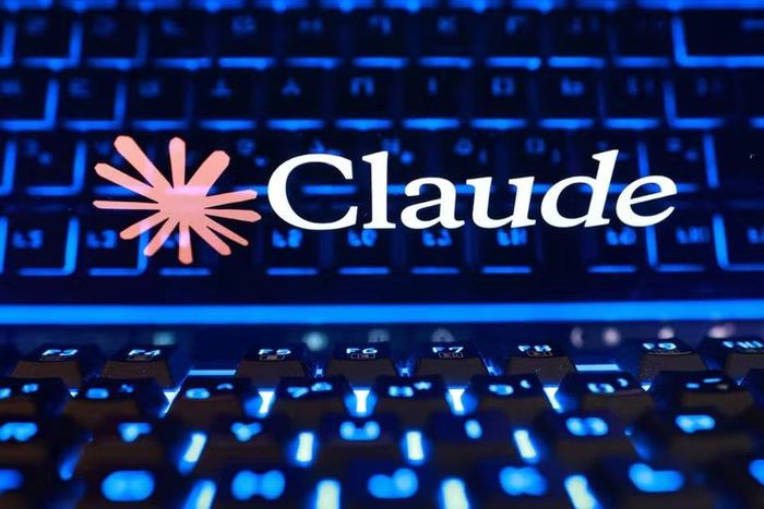 Trợ lý AI Claude Duet có thể theo dõi công việc và chủ động nhắc người dùng những việc cần xử lý. Ảnh: Reuters.