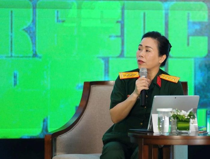 Đại tá Nguyễn Thị Sơn Bình chia sẻ kinh nghiệm của Viettel trong sử dụng năng lượng tiết kiệm hiệu quả. Ảnh: A.N/Bnews/vnanet.vn 