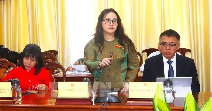 Bà Nguyễn Thị Thùy Linh, Chủ tịch Hội Liên hiệp phụ nữ thành phố Cần Thơ, phát biểu. Ảnh: Nguyễn Hằng - TTXVN 
