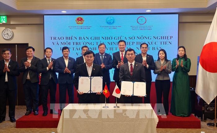 Lễ trao biên bản ghi nhớ hợp tác giữa tỉnh Tây Ninh và Hiệp hội Xúc tiến Hợp tác kinh tế Việt Nam- Nhật Bản. Ảnh: Bùi Hà - PV TTXVN tại Nhật Bản
