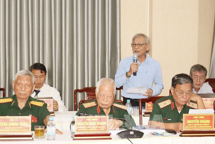 Đại biểu trình bày tham luận tại hội thảo. Ảnh: K GỬIH-TTXVN