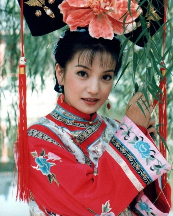 Triệu Vy từng nổi tiếng khắp châu Á nhờ vai Tiểu Yến Tử trong Hoàn Châu Cách Cách.