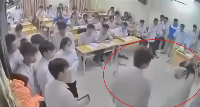 Hình ảnh cắt từ video ghi lại diễn biến vụ việc.