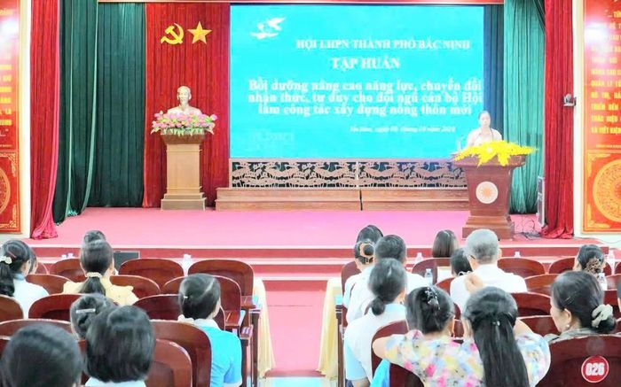 Hội LHPN TP Bắc Ninh tổ chức lớp tập huấn tại xã Tân Dĩnh