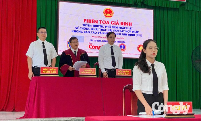 Phiên tòa giả định tuyên truyền pháp luật về phòng, chống khai thác IUU tại xã Đại Lãnh.