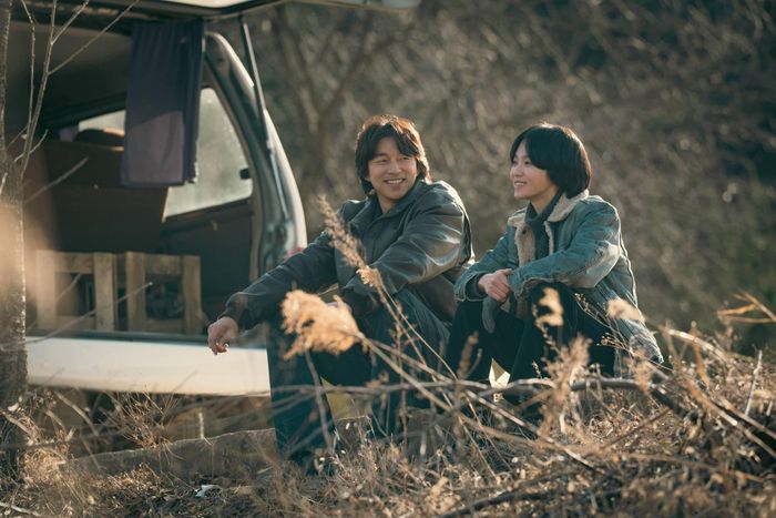 Gong Yoo và Song Hye Kyo. Ảnh: Netflix