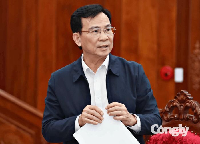 Chủ tịch UBND tỉnh Hồ Văn Mười thông qua tờ trình của Ban Thường vụ Tỉnh ủy về điều chỉnh chủ trương đầu tư dự án Xây dựng đường bộ cao tốc Tân Phú - Bảo Lộc.