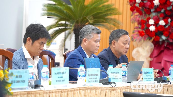 Các đại biểu tham gia diễn đàn.