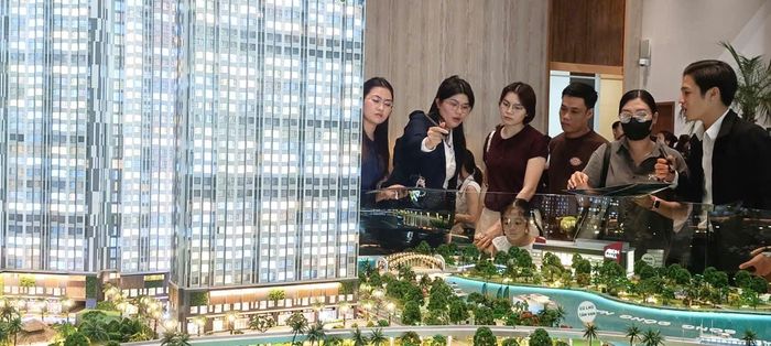 Giá căn hộ trên thị trường thứ cấp đã giảm đáng kể so với đầu năm. Ảnh: QH