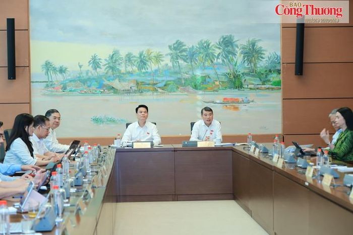 Toàn cảnh phiên thảo luận