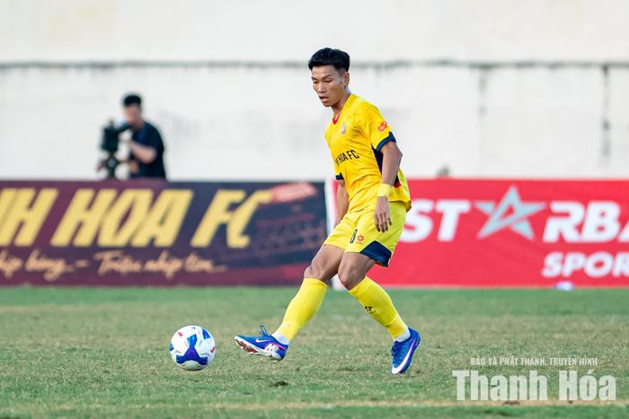 Hàng phòng ngự đội bóng xứ Thanh cần chơi tập trung và kỉ luật hơn nữa trước Công an Hà Nội được đánh giá rất mạnh.