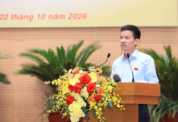 Phó Chủ tịch UBND thành phố Hà Nội Vũ Duy Cường trả lời chất vấn. Ảnh: Thái Thành