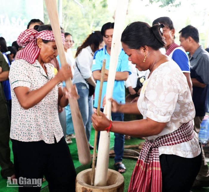 Hội thi "Giã cốm dẹp" năm 2025 thành công tốt đẹp.