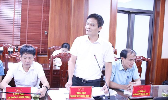 Lãnh đạo Trường Tiểu học Gia Bình số 1 nêu ý kiến.