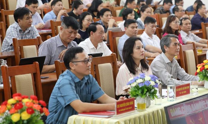  Các đại biểu dự tập huấn, quán triệt. 