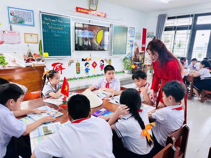 Một giờ sinh hoạt chuyên đề của học sinh Trường Tiểu học Ngô Mây (phường An Hải). Ảnh: SONG KHUÊ