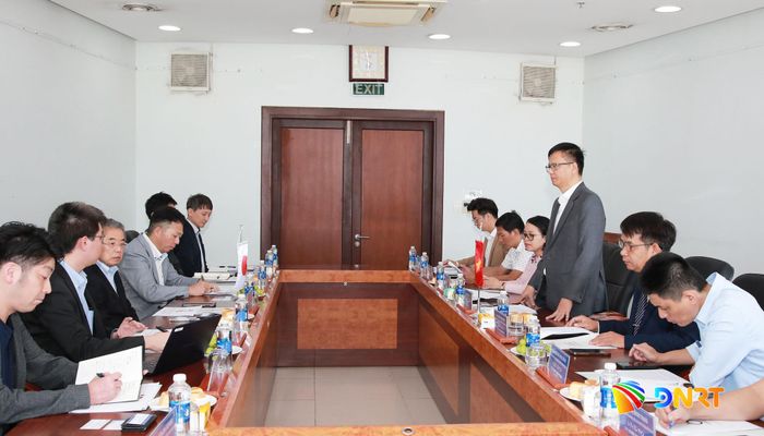 Lãnh đạo Sở Nội vụ thành phố Đà Nẵng tại buổi làm việc với lãnh đạo Tập đoàn Musashino (Nhật Bản) nhằm trao đổi, đề xuất hợp tác cử người lao động Đà Nẵng sang làm việc tại doanh nghiệp này. Ảnh: ĐẮC MẠNH