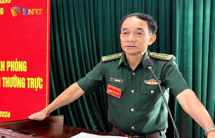 Đại tá Phan Văn Thí, Phó Chỉ huy trưởng, Tham mưu trưởng Bộ đội Biên phòng thành phố phát biểu tại buổi khai mạc. Ảnh: BÁ VĨNH