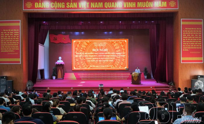 Quang cảnh hội nghị.