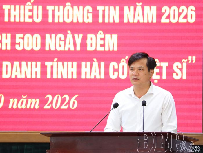 Đồng chí Lò Văn Cương, Ủy viên Ban Thường vụ Tỉnh ủy, Phó Chủ tịch Thường trực UBND tỉnh phát biểu tại hội nghị.