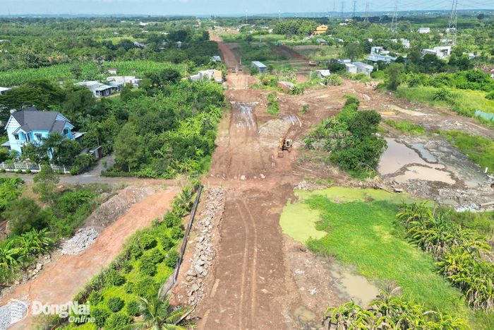 Dự án Thành phần 1-2, đường Vành đai 4 - Thành phố Hồ Chí Minh đoạn qua phường Trảng Bom. Ảnh: Thanh Toàn