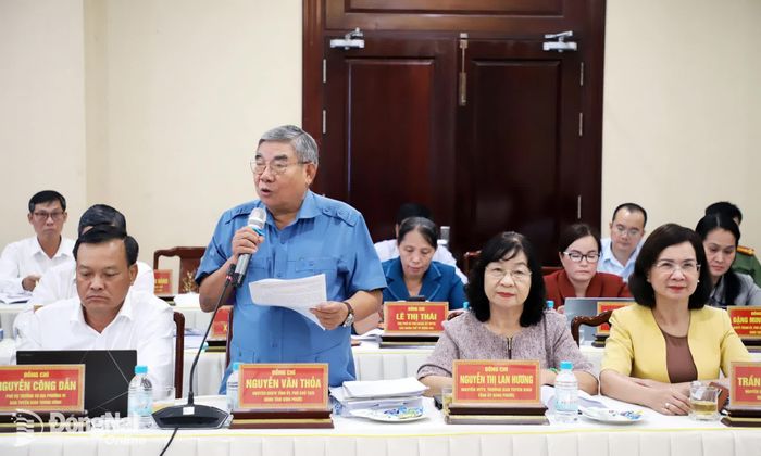 Ông Nguyễn Văn Thỏa, nguyên Ủy viên Ban Thường vụ Tỉnh ủy, nguyên Phó Chủ tịch UBND tỉnh Bình Phước cũ trình bày tham luận tại hội thảo. Ảnh: My Ny