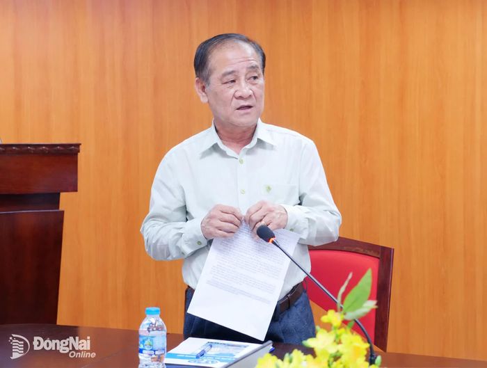 Giám đốc Bảo hiểm xã hội Đồng Nai Phạm Minh Thành báo cáo tại buổi làm việc. Ảnh: Hạnh Dung