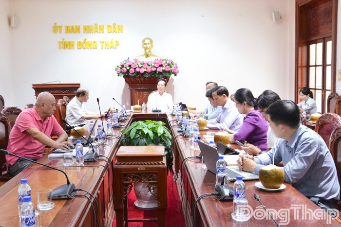 Quang cảnh buổi làm việc.