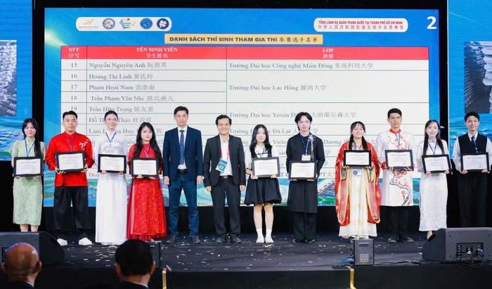 Sinh viên Đoàn Thị Hồng Như (bìa trái) mạnh dạn chinh phục các thử thách tại cuộc thi. Ảnh: NVCC