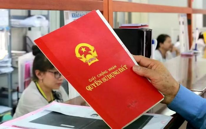 Mã định danh điện tử không thay thế sổ đỏ, cũng không tự làm phát sinh quyền sử dụng đất hoặc quyền sở hữu nhà ở. Ảnh minh họa: VTV