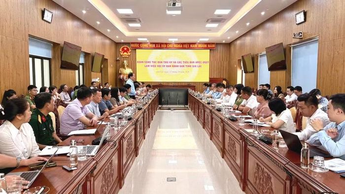  Quang cảnh buổi làm việc. Ảnh: Hoàng Vũ 