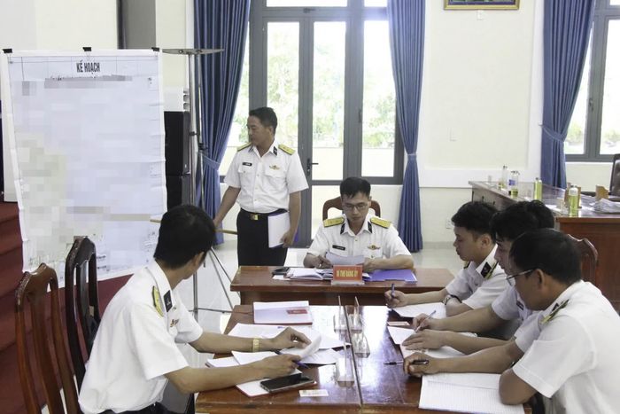 Các thí sinh thi nội dung thực hành.