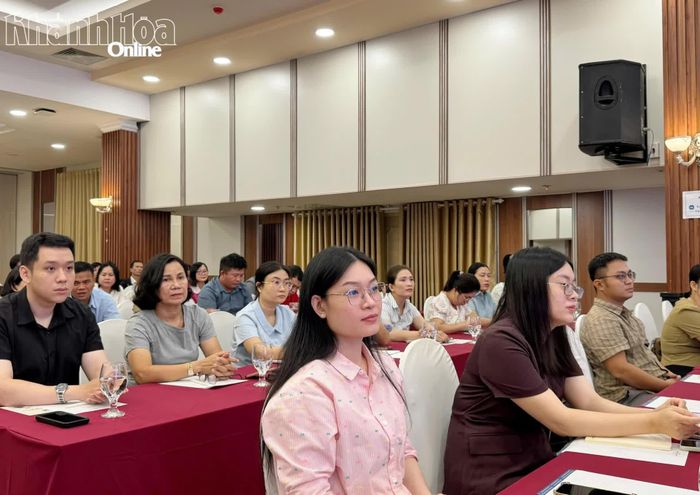 Các học viên tham dự hội nghị tập huấn.