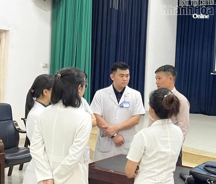 Các học viên trao đổi cùng chuyên gia tại chương trình.