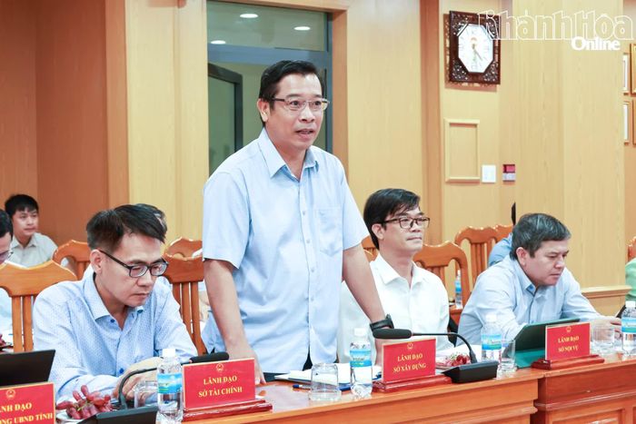 Lãnh đạo Sở Xây dựng phát biểu tại buổi làm việc.