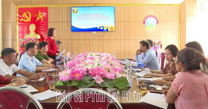 Quang cảnh buổi làm việc.
