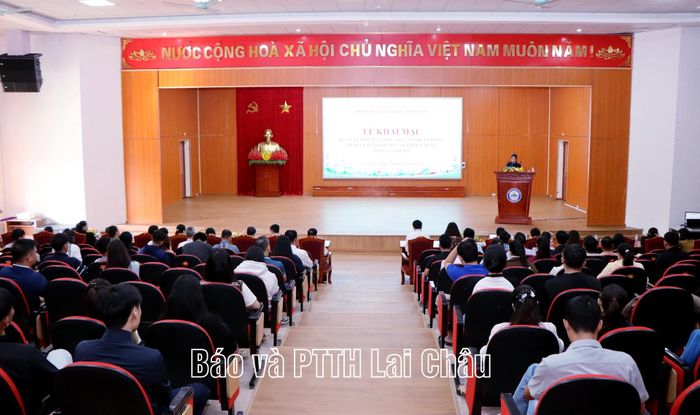 Quang cảnh lễ khai mạc.
