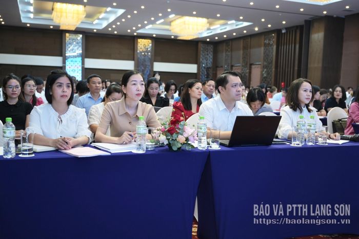 Các đại biểu tham dự hội thảo