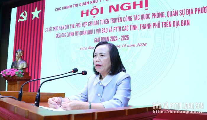 Đồng chí Đoàn Thị Hậu, Phó Bí thư Tỉnh ủy, Chủ tịch HĐND tỉnh phát biểu chào mừng hội nghị