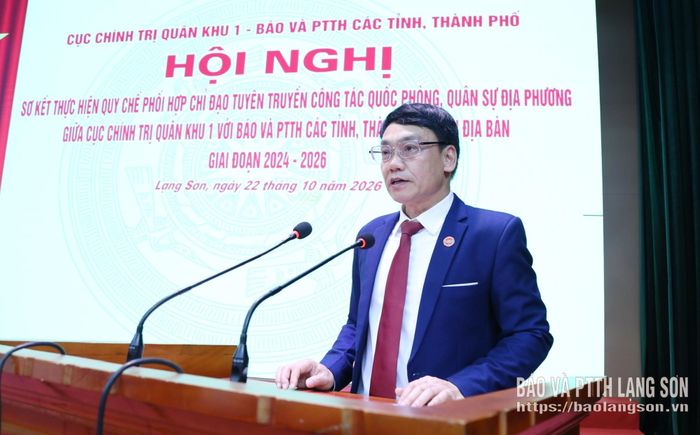 Đồng chí Nguyễn Đông Bắc, Tỉnh ủy viên, Giám đốc Báo và PTTH Lạng Sơn phát biểu tại hội nghị