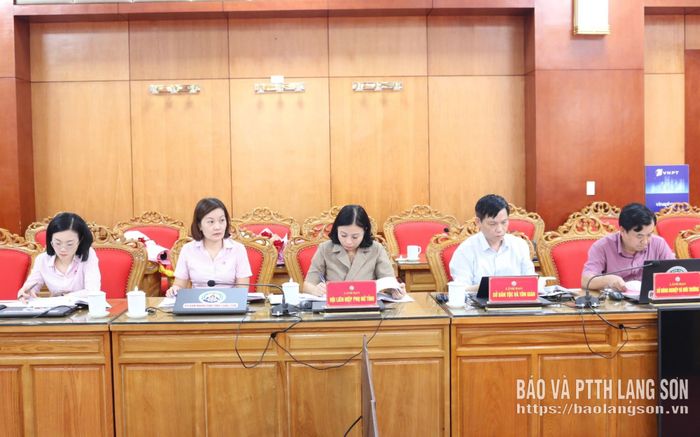 Các đại biểu tham dự phiên họp