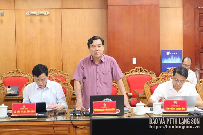 Lãnh đạo Sở Nông nghiệp và Môi trường phát biểu tại phiên họp