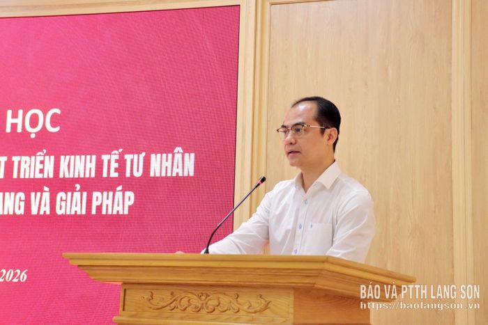Lãnh đạo Ban Công tác xã hội, cơ quan Ủy ban Trung ương MTTQ Việt Nam phát biểu tại hội thảo