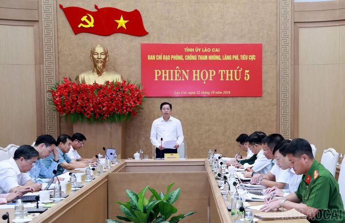 Quang cảnh phiên họp thứ 5 Ban Chỉ đạo phòng, chống tham nhũng, lãng phí, tiêu cực tỉnh.