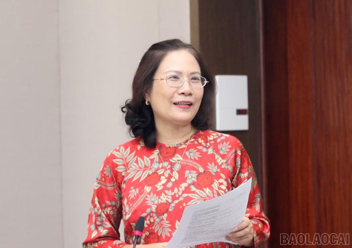 Đại diện các chuyên gia cho ý kiến phản biện.